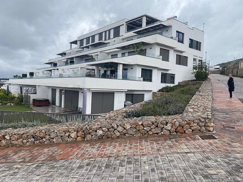 Falleg íbúð með stórri verönd í Finestrad.  - Spain Homes